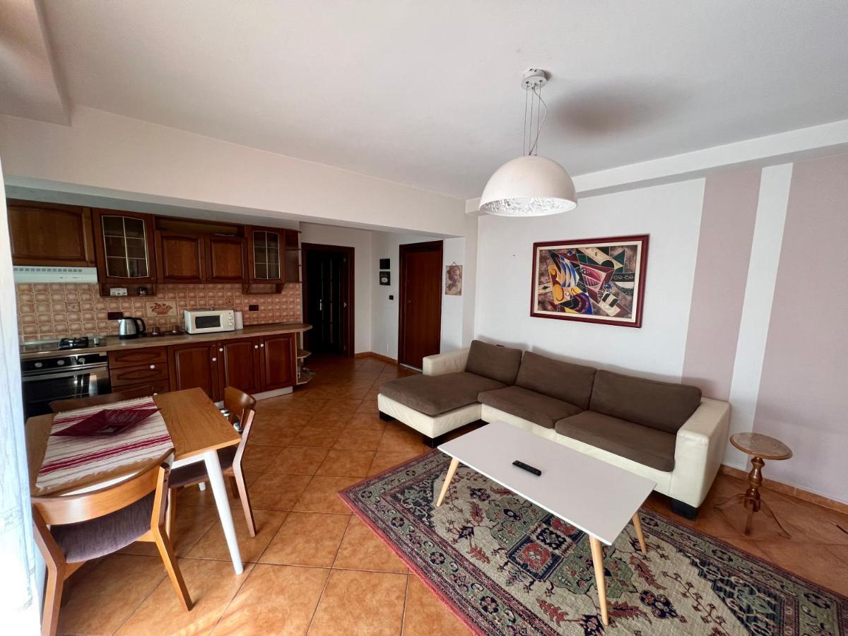 Apartment In Skanderbeg Square - Tirana Center 1 Exteriér fotografie